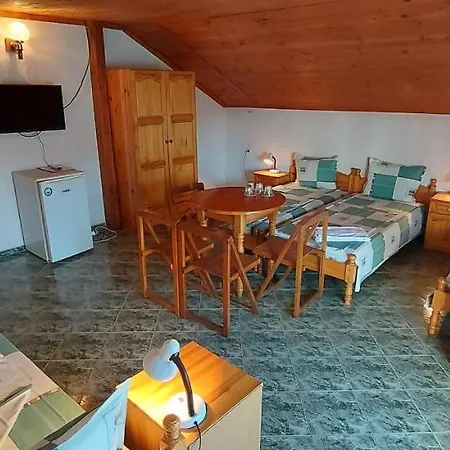 николови 2*