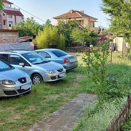 Nikolovi Konukevi